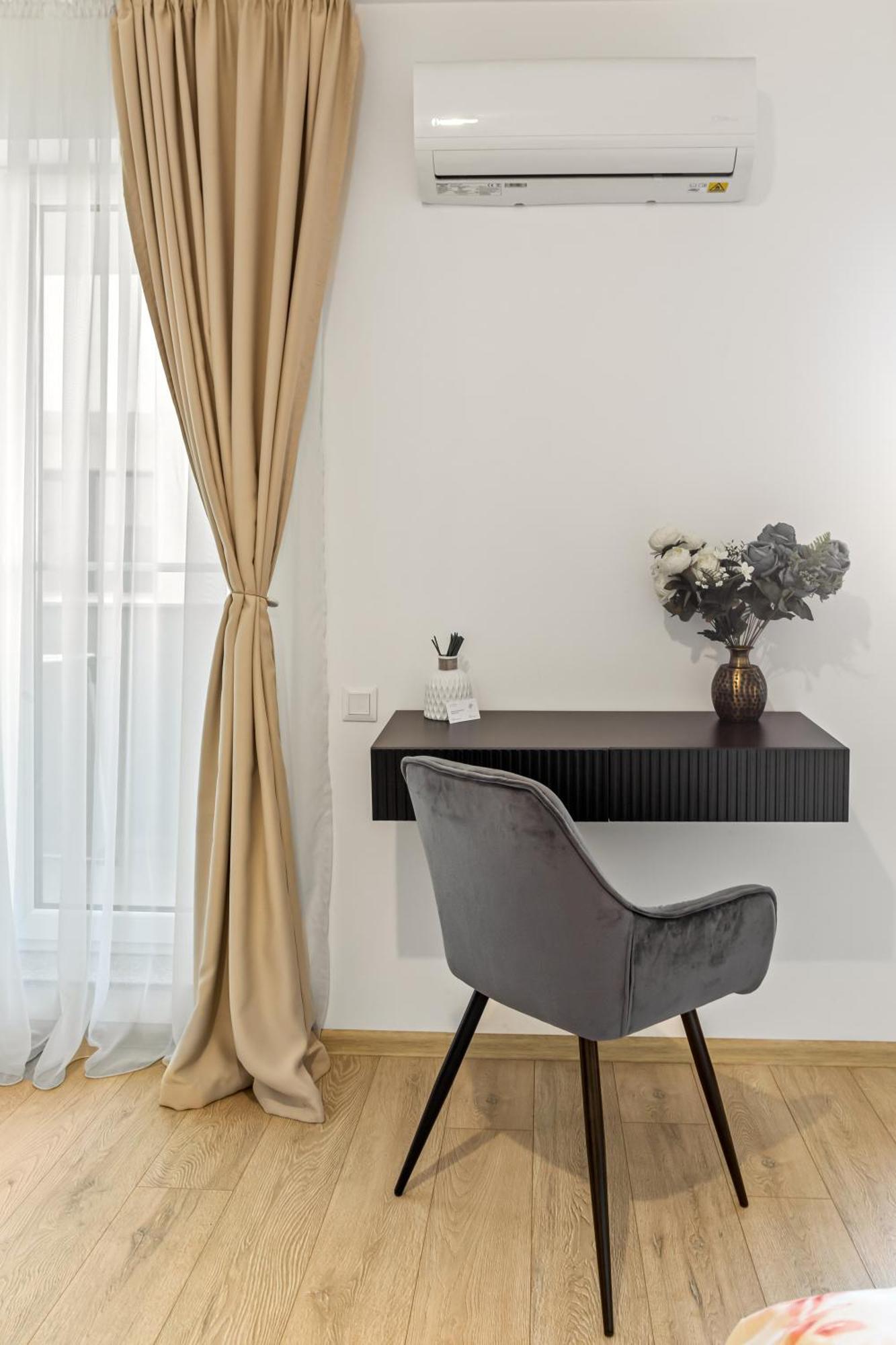 Apartamento La Vie Est Belle Bucarest Exterior foto