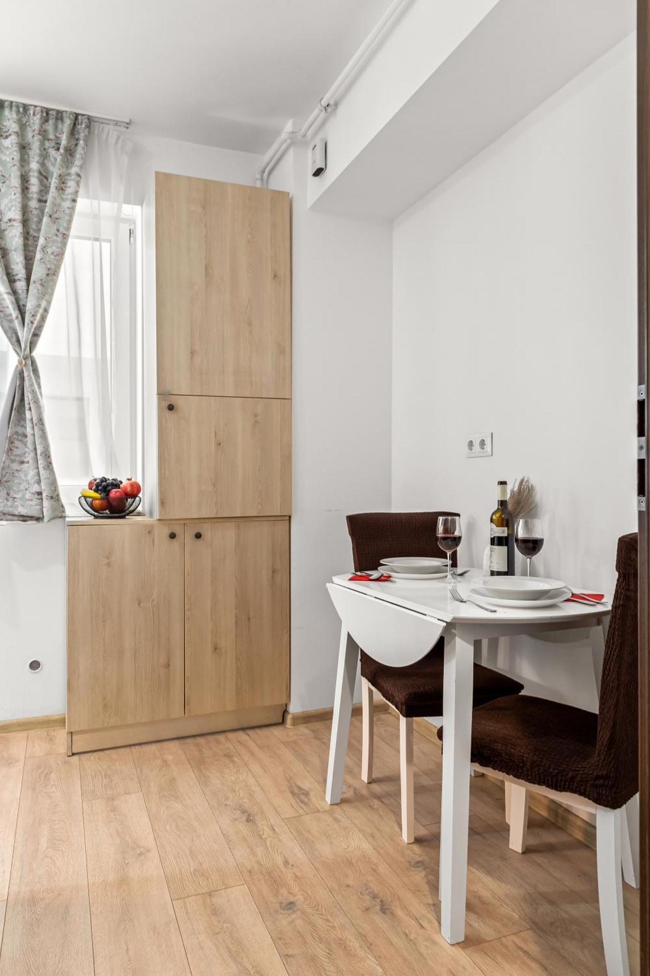 Apartamento La Vie Est Belle Bucarest Exterior foto