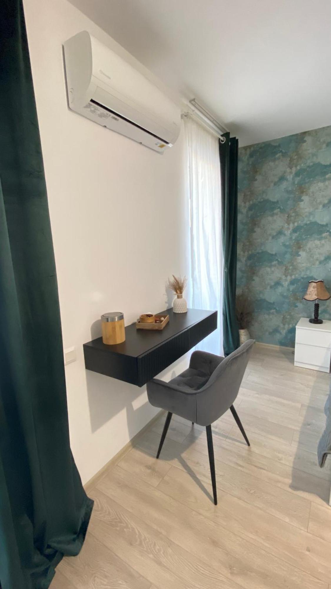 Apartamento La Vie Est Belle Bucarest Exterior foto